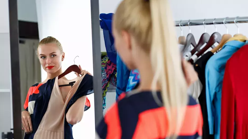 Minimalistický šatník: Co nutně potřebujete?