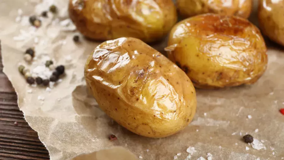 PSST! Toto jsou tajné triky pro perfektní pečené brambory