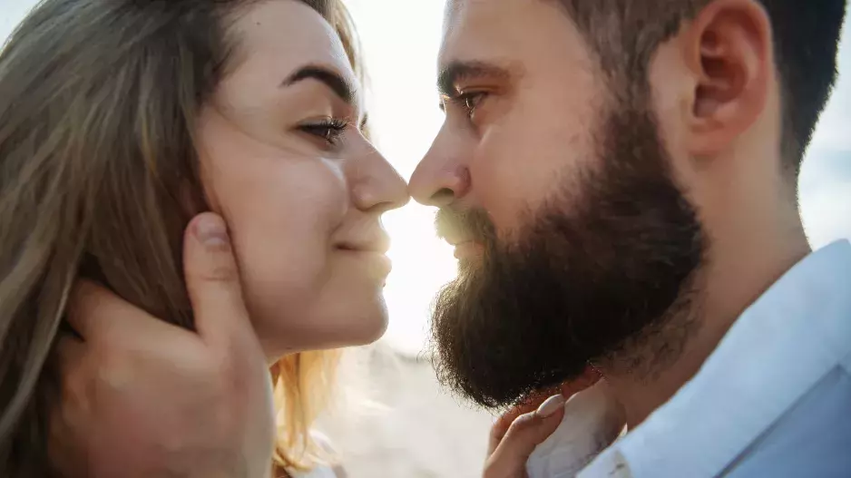 Častější líbání rovná se lepší sex, spokojenější vztah i více orgasmů