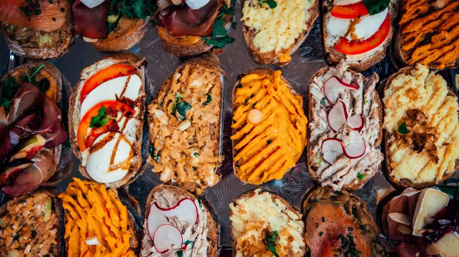 Pomazánky v hlavní roli: Inspirace pro rychlou večeři nebo svačinu