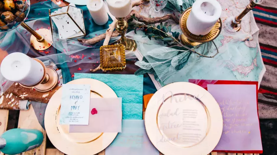 Odstraňte skvrny od vosku díky pomocníkovi, kterého máme všichni v koupelně