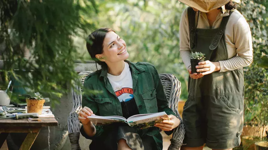 Nejlepší jarní knižní novinky: Těchto 5 knih vás zcela pohltí