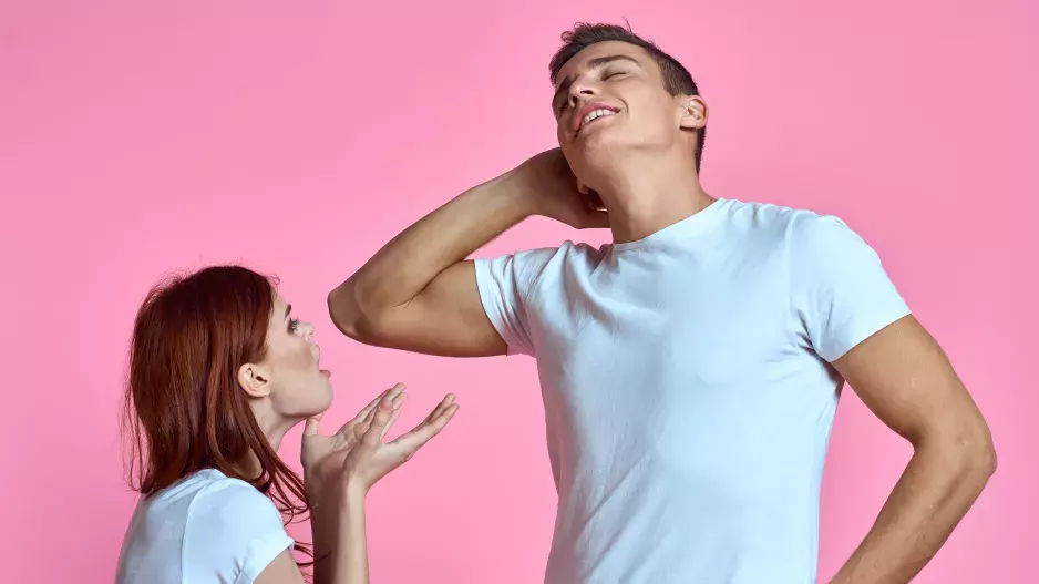 13 varovných signálů, že jste ve vztahu s narcistou