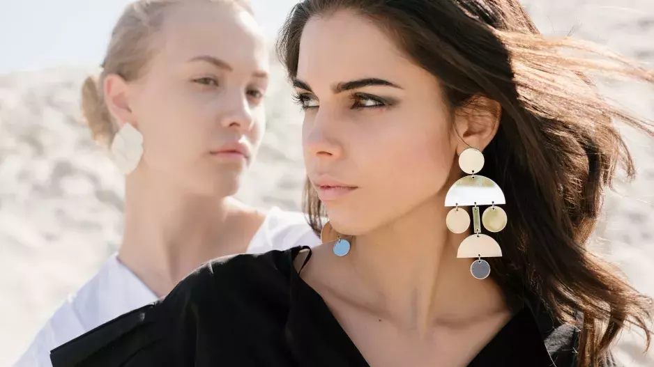 Na ženy těchto 4 znamení jiné ženy nejvíce žárlí, říká astrolog: Lvice mají charisma, Štírky jsou smyslné a ženské, ženy Berani odvážné