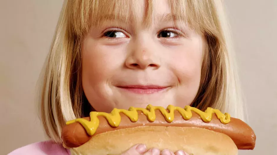 Potraviny, které dětem nejvíc ubližují: Vedou k obezitě, poškození paměti i rakovině