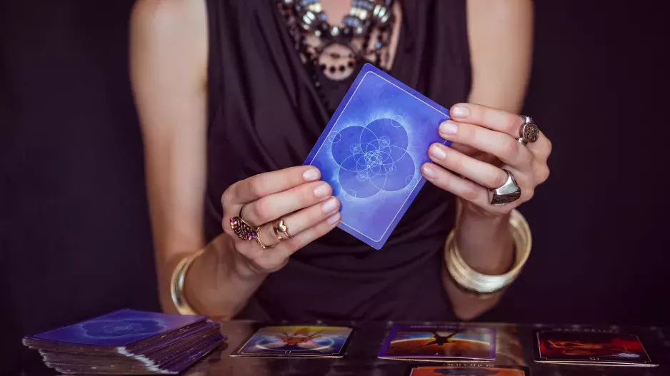 Velká tarotová předpověď na měsíc květen: Co vám předpovídají karty v lásce, zdraví a financích?