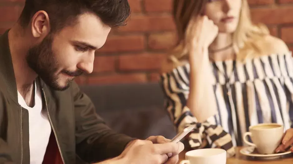 7 znamení, že to s vámi nemyslí vážně: Nepřehlížejte tyto varovné signály