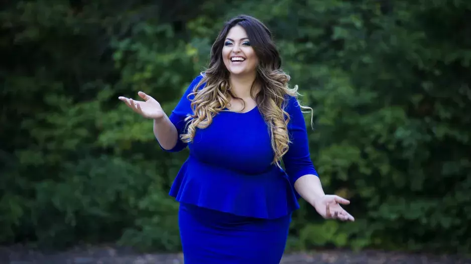 Jak snadno zamaskovat větší bříško: Tohle oblečení schová všechny vaše nedostatky a ubere vám kila