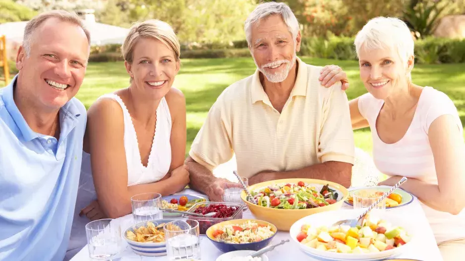 Nejlepší potraviny ve 30, 40 a 50 letech: Co vaše tělo potřebuje nejvíce ve vašem věku?