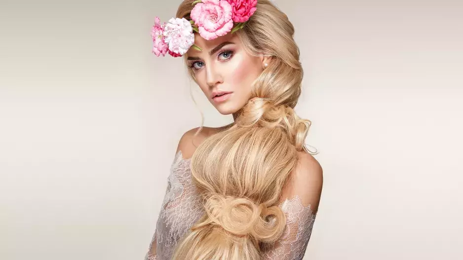 Dosáhněte vysněných dlouhých vlasů! Jak na ně vám poradí ženy, jejichž extrémně dlouhou hřívu obdivuje celý svět