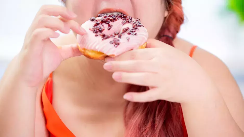 10 znamení, kterými dává tělo najevo, že jíte přiliš mnoho cukru: Rozpoznejte je a zasáhněte, dokud je čas!