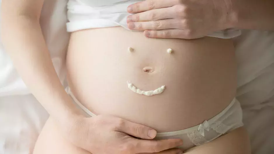 Jaké to je stát se maminkou ve 20, 30 nebo 45 letech? Zjistěte pro a proti 