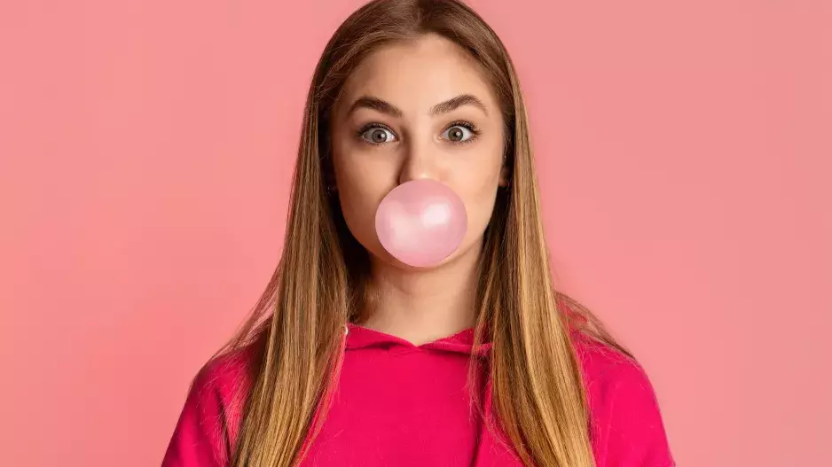 Žvýkáte po jídle nebo během dne žvýkačky? Výživový poradce říká: "Jde o zásadní chybu při hubnutí!"