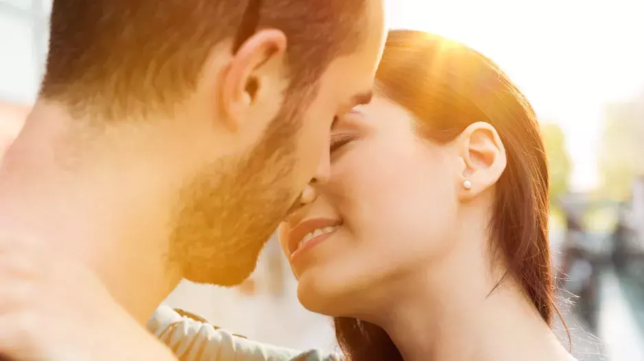 Zákony flirtování: Fyzický vzhled nehraje při flirtování zásadní roli. Jak svádět, aby vám zaručeně podlehl?