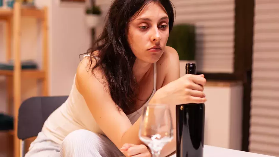 Nepřítel alkohol: Bez varování si začne vybírat drsnou daň. Co se děje s tělem, když se z „bezpečného“ pití stává rizikové