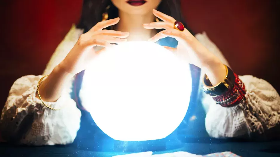 Kartářka, která předpověděla pandemii opět promluvila: Opatření potrvají ještě 2 roky, vzpamatovávat se z toho budeme 30 let