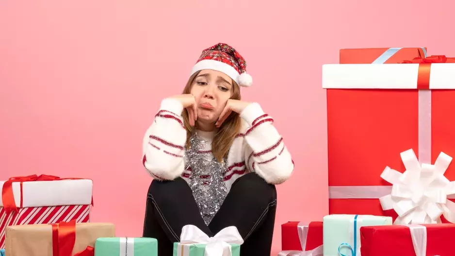 Nejhorší dárky k Vánocům: Češi nechtějí pod stromečkem nalézt mopy a roušky. Co dalšího rozhodně nikomu nedávat?