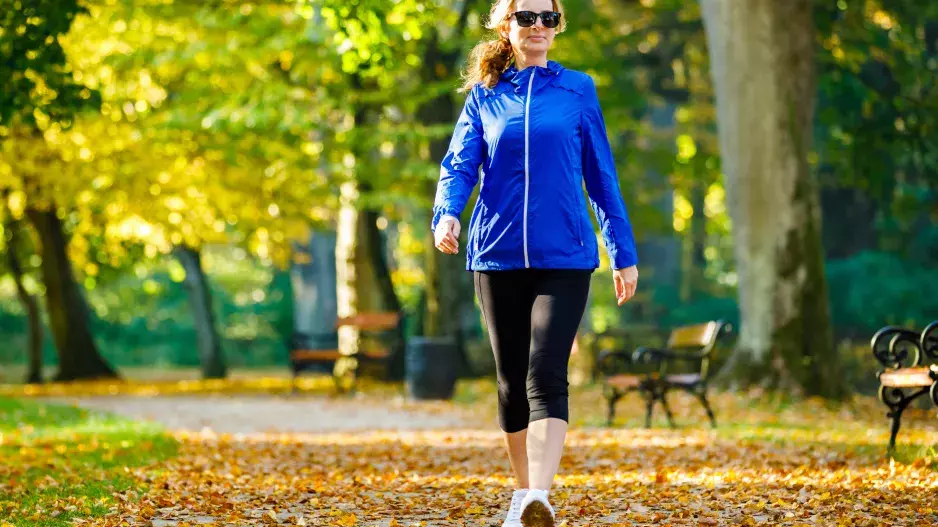 Držte se pár pravidel odborníků a zhubněte chůzí: Jak dlouho a často chodit, abyste spálili tuk? 