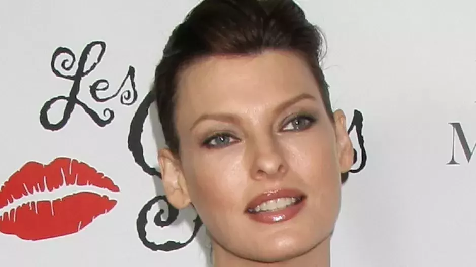 Topmodelka Linda Evangelista: Kdysi by za méně jak 10 000 dolarů nevstala. Dnes je její tělo zohyzděné kosmetickými zákroky