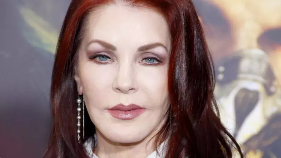 Plastiky celebrit, které se opravdu nepovedly: Břicho Tary Reid, omlazení Priscilly Presley a další zpackané zákroky