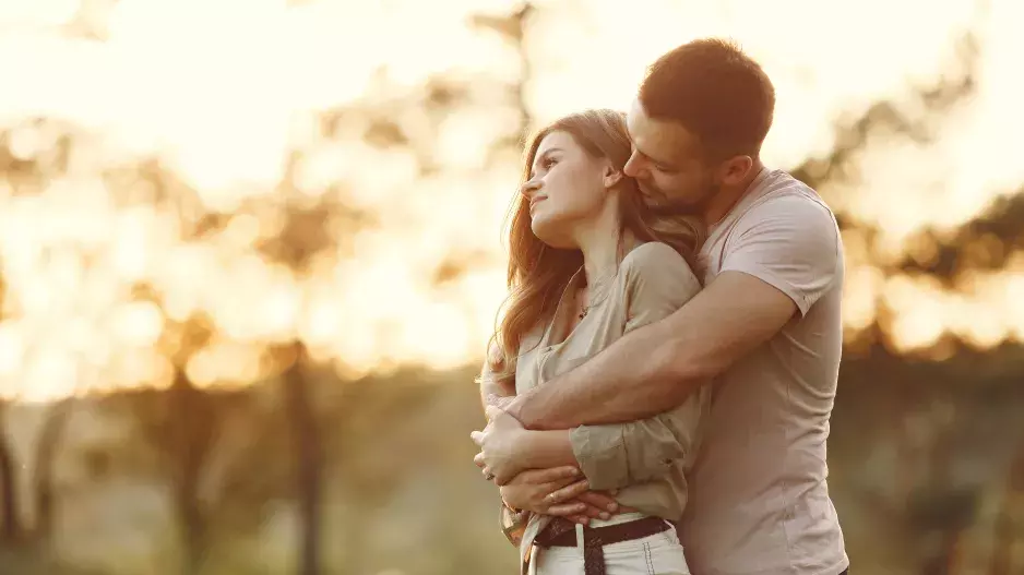 Jak rozpoznat, že jste ve vztahu s psychopatem: Dle expertů často lžou, používají techniku zrcadlení a umí vzbudit lítost