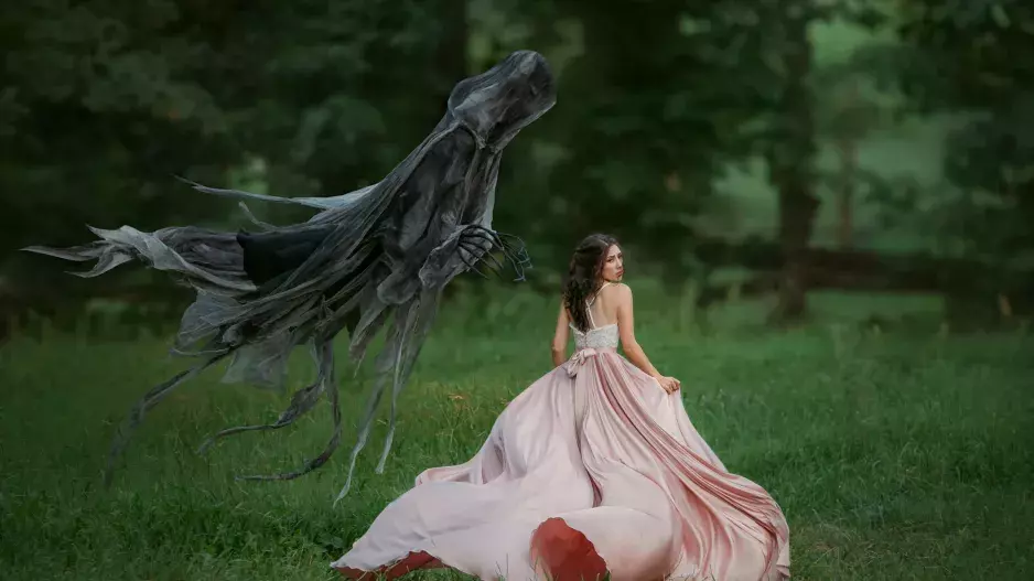 Trápí vás nešťastné události, nevysvětlitelné nemoci nebo nacházíte střepy? Možná jste prokletí