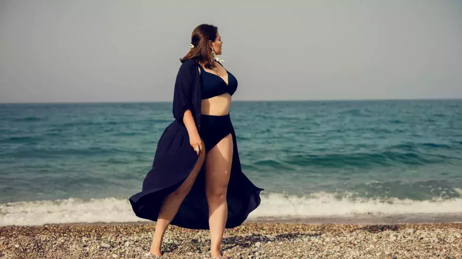 Plavky, které vás zachrání: Důraz dejte na dekolt a bříško chytře schovejte