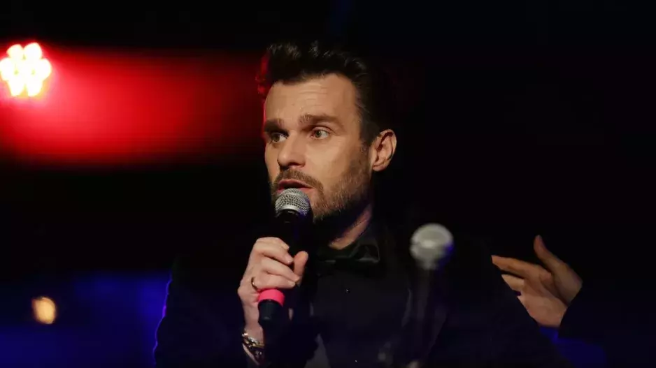 Zdrcený Leoš Mareš se omlouvá fanouškům. Manželka Monika je proti. Aféra vznikla kvůli jednomu komentáři