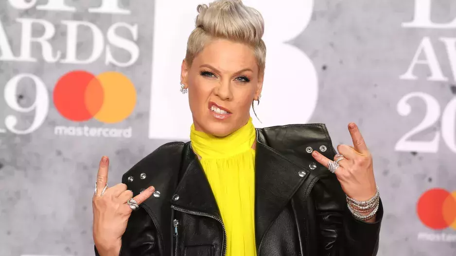 Jaká jsou skutečná jména celebrit, jako jsou Cher, Pink nebo třeba Ashton Kutcher? 