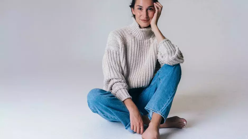 Módní podzim: Různé druhy svetrů, které sluší každé ženě a stojí pár stovek