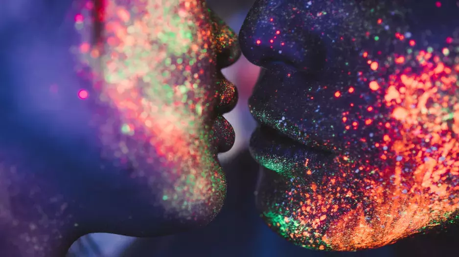 Zjistěte, zda se k sobě hodíte podle čaker: Nejvyšší formy lásky dle temenní čakry dosáhne jen málokdo