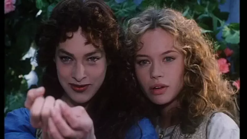 Princezny z pohádky Dračí prsten po 28 letech: Desiderie vypadá v 50 letech naprosto fantasticky, Selvaggia je nyní blondýna