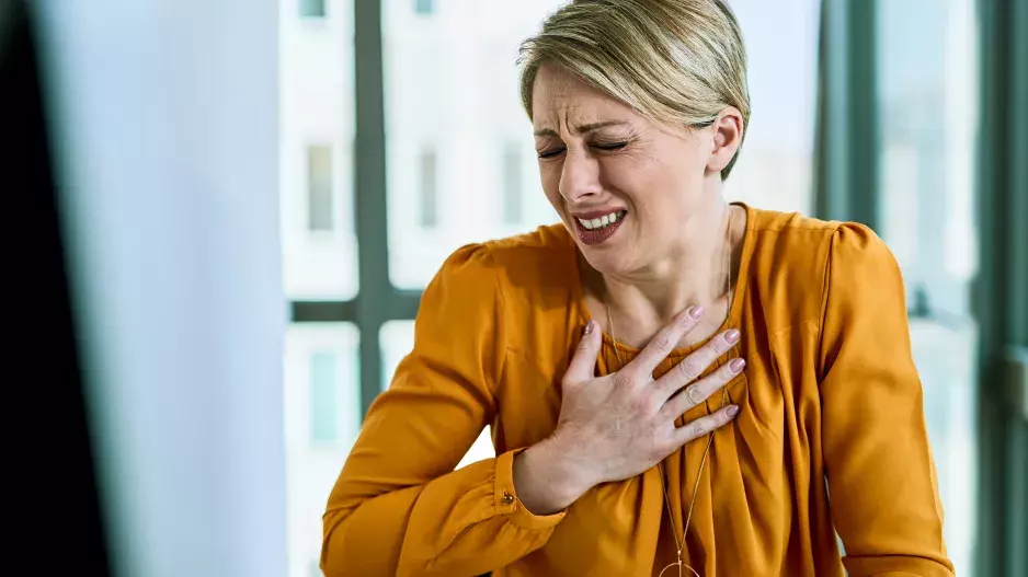3 SOS tipy proti pálení žáhy: Nemusíte chodit do lékárny, pomoc máte doma. Uleví i žvýkačka