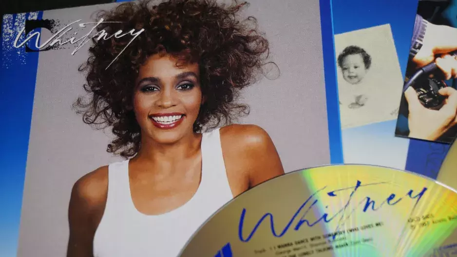 Život a kariéra světové hvězdy vyhasly kvůli závislosti na drogách: Přečtěte si životní příběh Whitney Houston