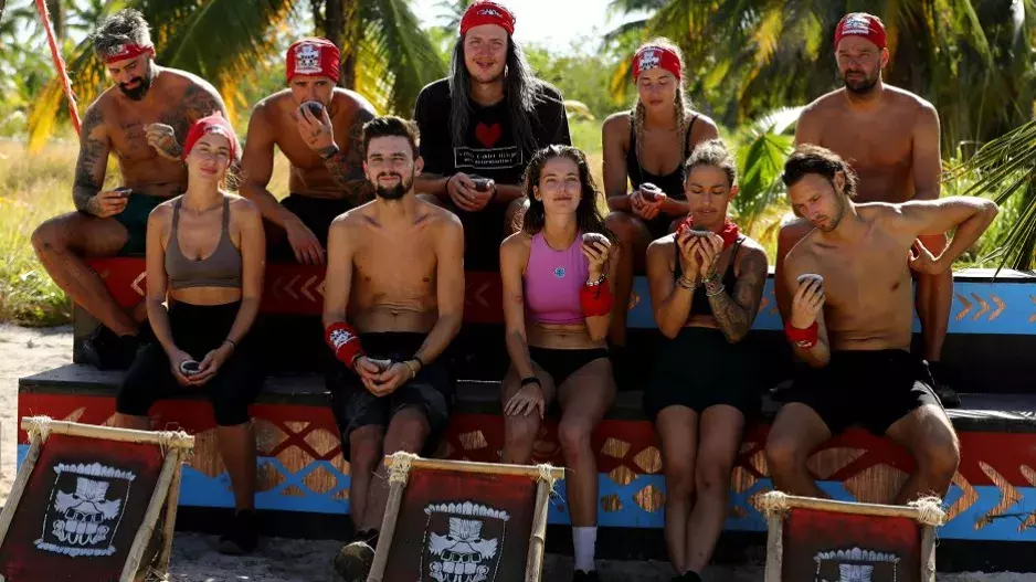 Survivor 2023: Někteří účastníci skrývají svůj vztah, jiní se naopak svojí láskou chlubí. Odhalte, kdo jsou drahé polovičky soutěžících 