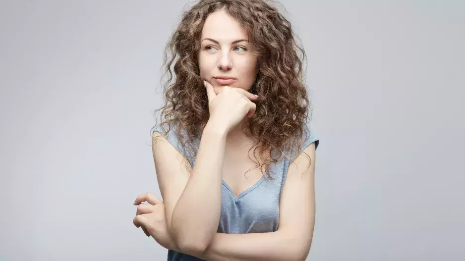 Bývalý expert FBI prozrazuje, jak rychle "přečíst" druhé lidi: odhalte jejich názory, myšlenky i skryté léčky