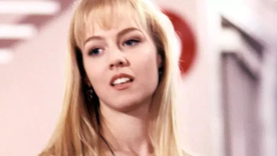 Hvězda 90. let Kelly z Beverly Hills 90210 oslavila půl století. Podívejte se, jak vypadá dnes svůdná kráska, která popírá botox