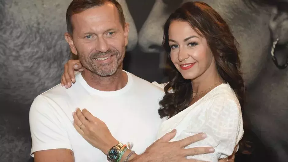 První fotografie Agáty Hanychové po porodu: Rodila o 17 dní dříve, ze sálu chtěla dělat živé vysílání