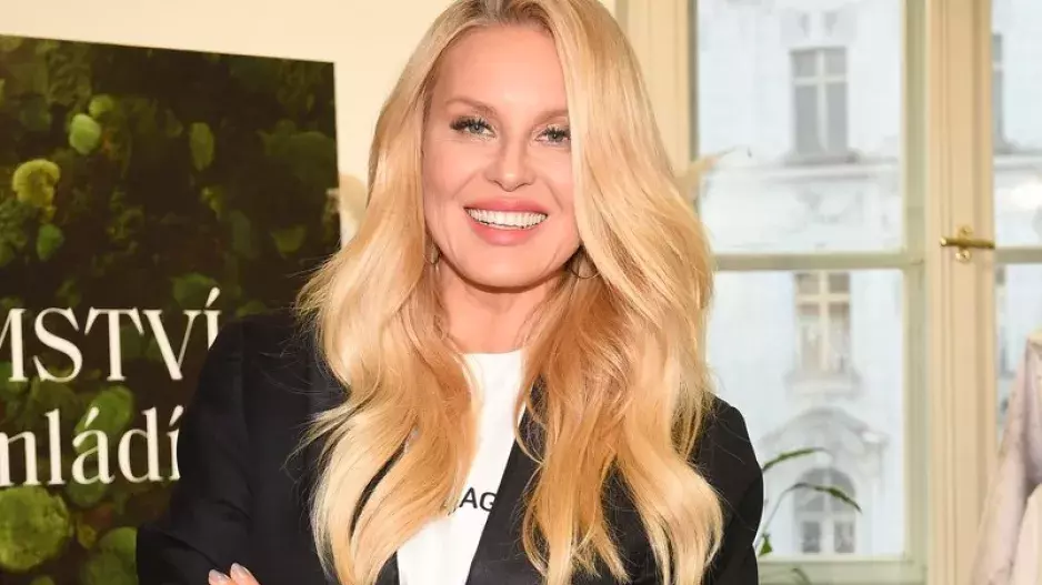 Simona Krainová ukázala nové bydlení: Své fotografie v nadživotní velikosti a luxus, ze kterého přechází zrak