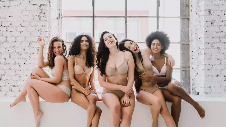 Spodní prádlo podle věku: Ve 30 hledíme na tvary, v 50 na zdraví. Vyberte si to pravé pro vás