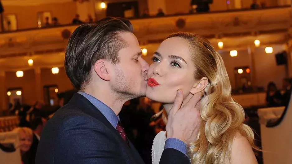 Dno se prohlubuje: Ondřej Gregor Brzobohatý začíná spolupracovat s bulvárem a vydává další prohlášení