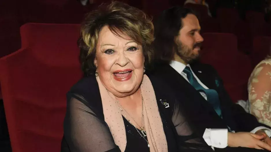 Jiřina Bohdalová poprvé ukázala svoji blízkou rodinu. Vnuci i praneteře přijeli na oslavu 92. narozenin až ze Švédska