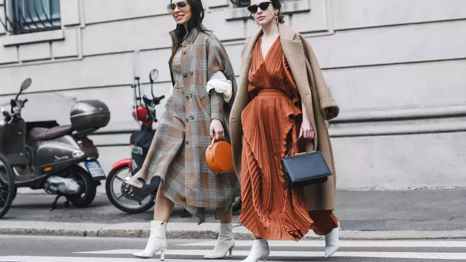 Módní trend jara 2023: Maxi šaty jsou hitem, který si zamilujete. Zakryjí vaše nedokonalosti během pár vteřin