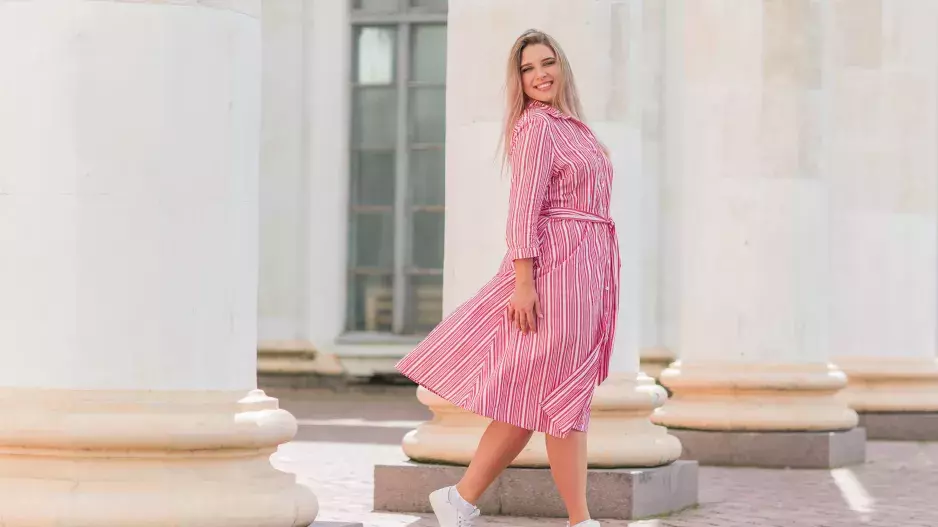 Nejkrásnější letní košilové šaty pro ženy se širšími boky a stehny. Do galerie jsme vybrali ty nejkrásnější