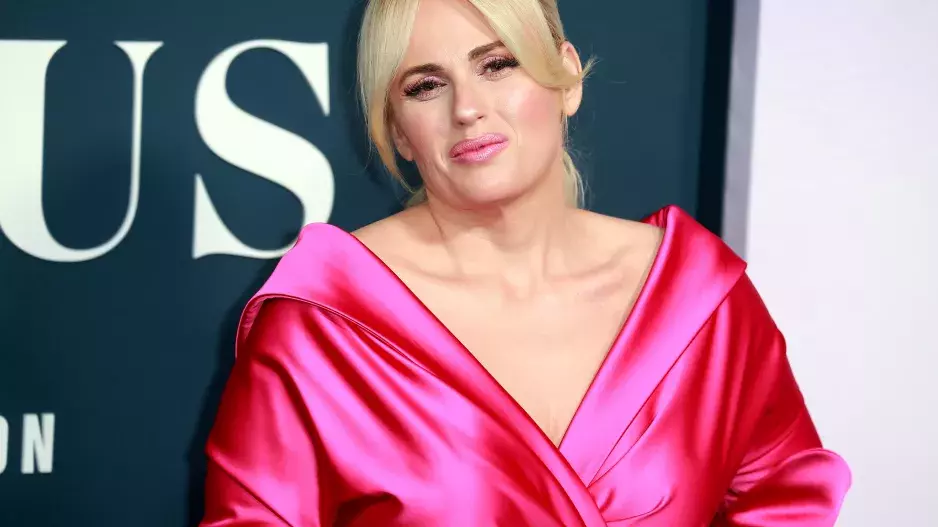 Baculka Rebel Wilson zhubla přes 30 kilo: Jako k hubené se k ní chovají jinak než dřív, stěžuje si