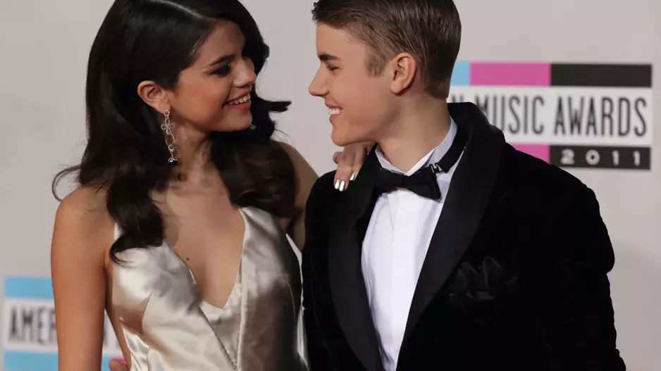 Jak by vypadaly děti slavných párů, které se rozešly? Umělá inteligence zná odpověď 