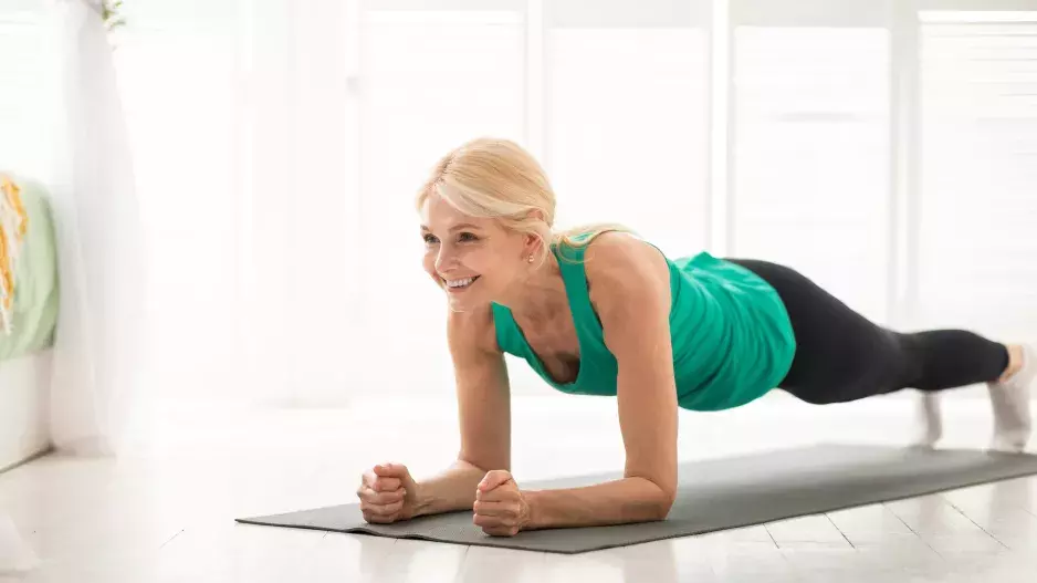 Jednoduchý cvik, který pomůže v boji s nadváhou: Naučte se ho dělat správně