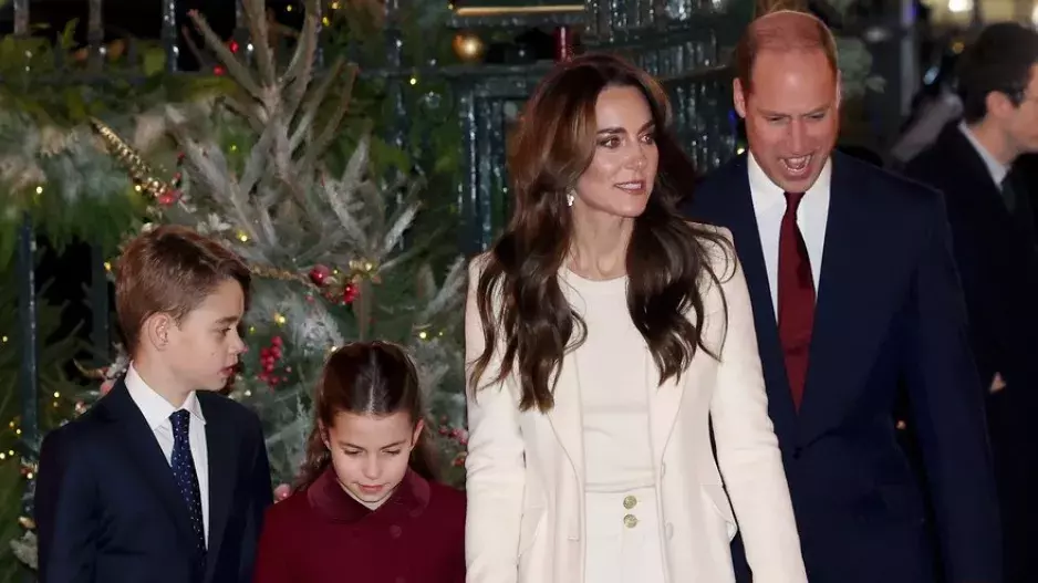 Vánoční fotografie Kate a Williama s dětmi pro rok 2023 je odhalena. Fanoušky dojímá její výjimečnost