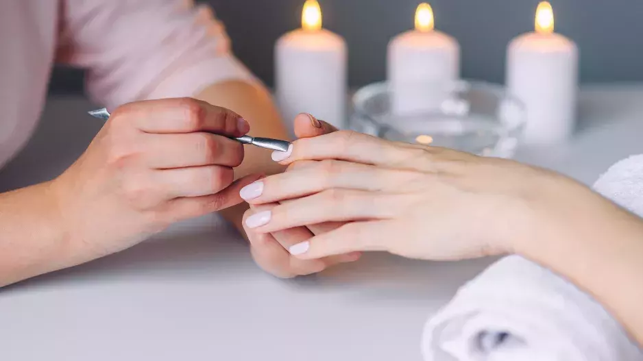 Nejkrásnější manikúra pro rok 2024: Tyto nehtové designy budou stylové, šik a trendy