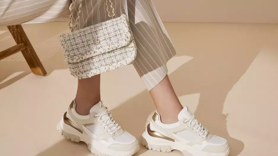 Nejkrásnější boty jara 2024: Pohodlná a stylová obuv, která se hodí k sukni i kalhotám